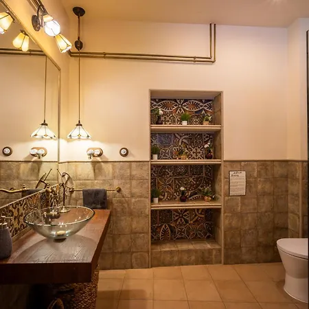 Villa Portrait Boutique *