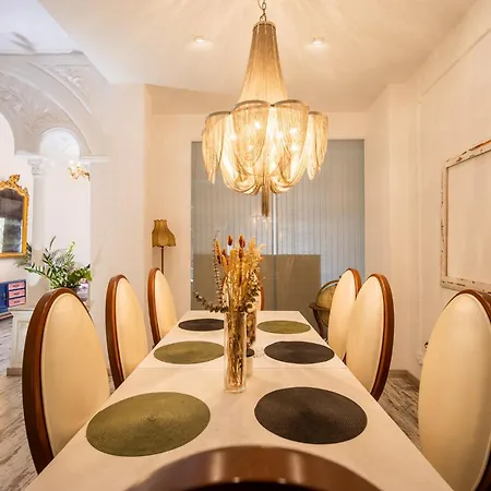Portrait Boutique Villa *