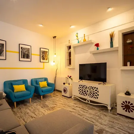 Villa Portrait Boutique *